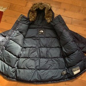 Brand: The North Face Size: XL kids. Color: Navy blue